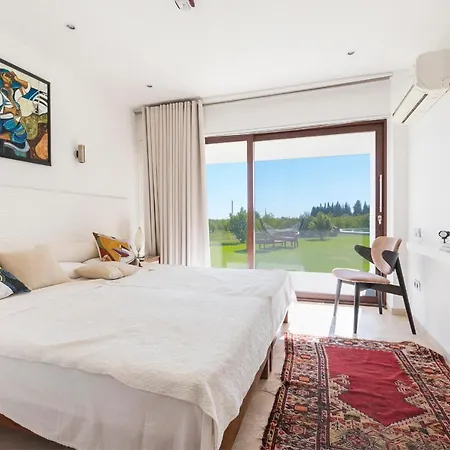 Sleeps 8 Pool Air Con Wifi Villa *