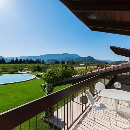Villa Sleeps 8 Pool Air Con Wifi